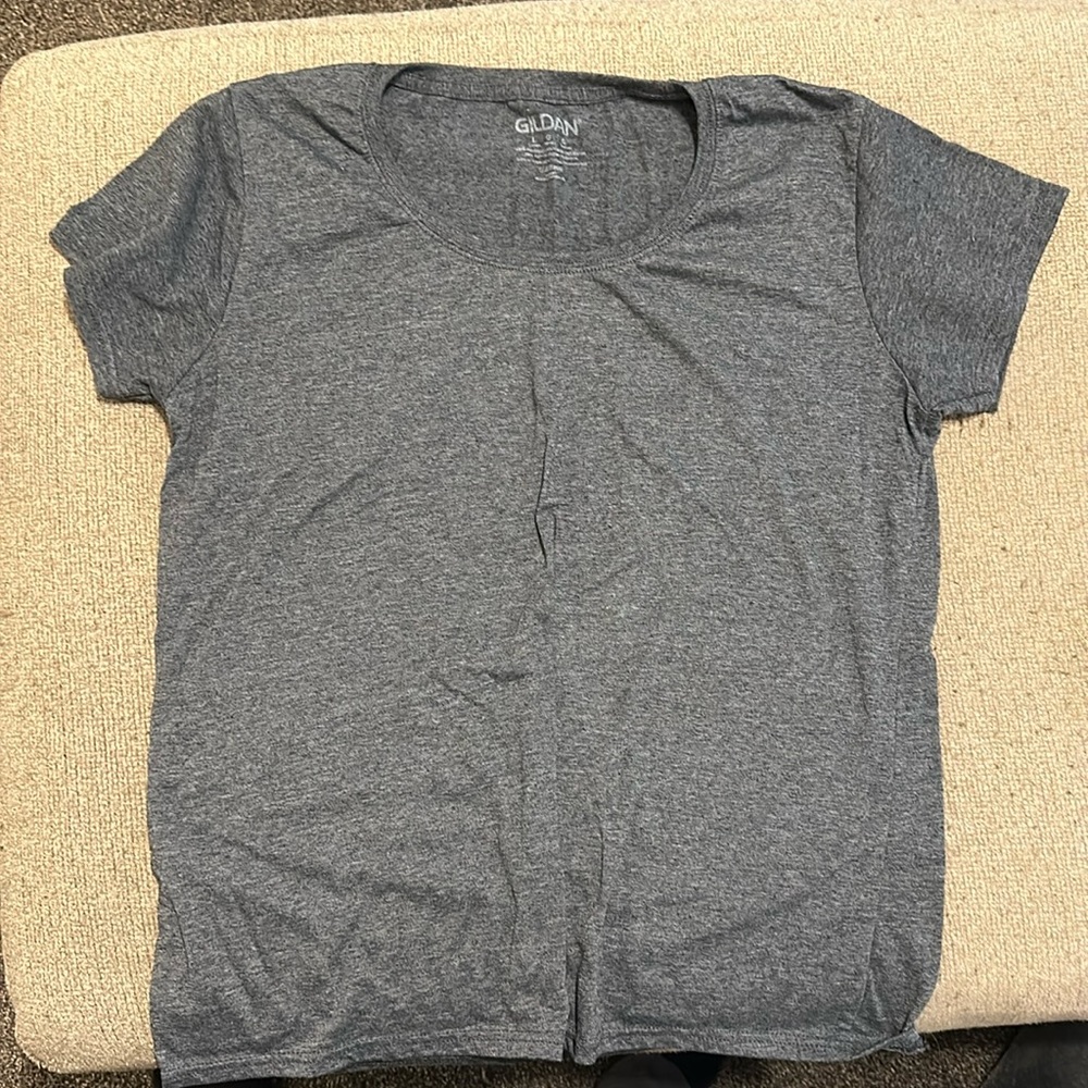 Gildan- t-shirt grey